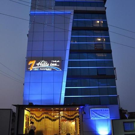 Hotel Seven Hills Inn ตีรูปาติ ภายนอก รูปภาพ