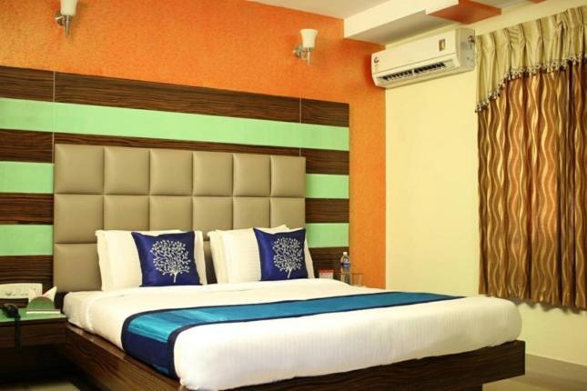 Hotel Seven Hills Inn ตีรูปาติ ภายนอก รูปภาพ